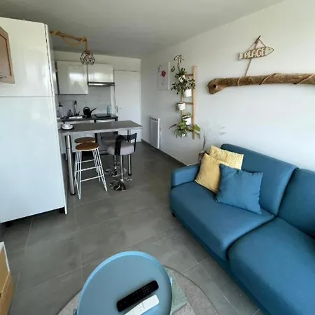 Vue A Port Camargue 르그로뒤후아